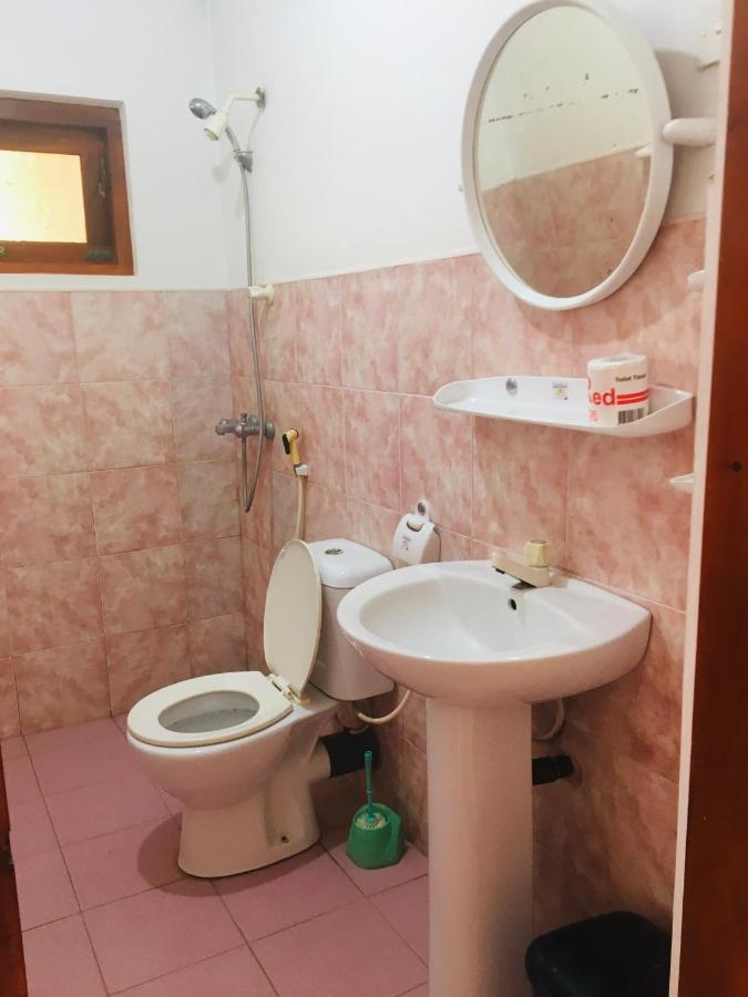 Dilena Beach Inn Тангале Екстериор снимка