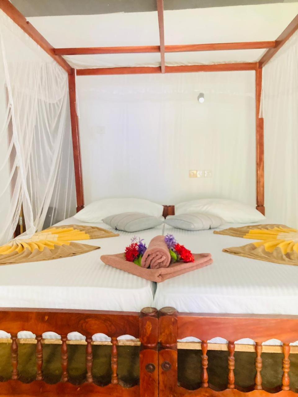 Dilena Beach Inn Тангале Стая снимка