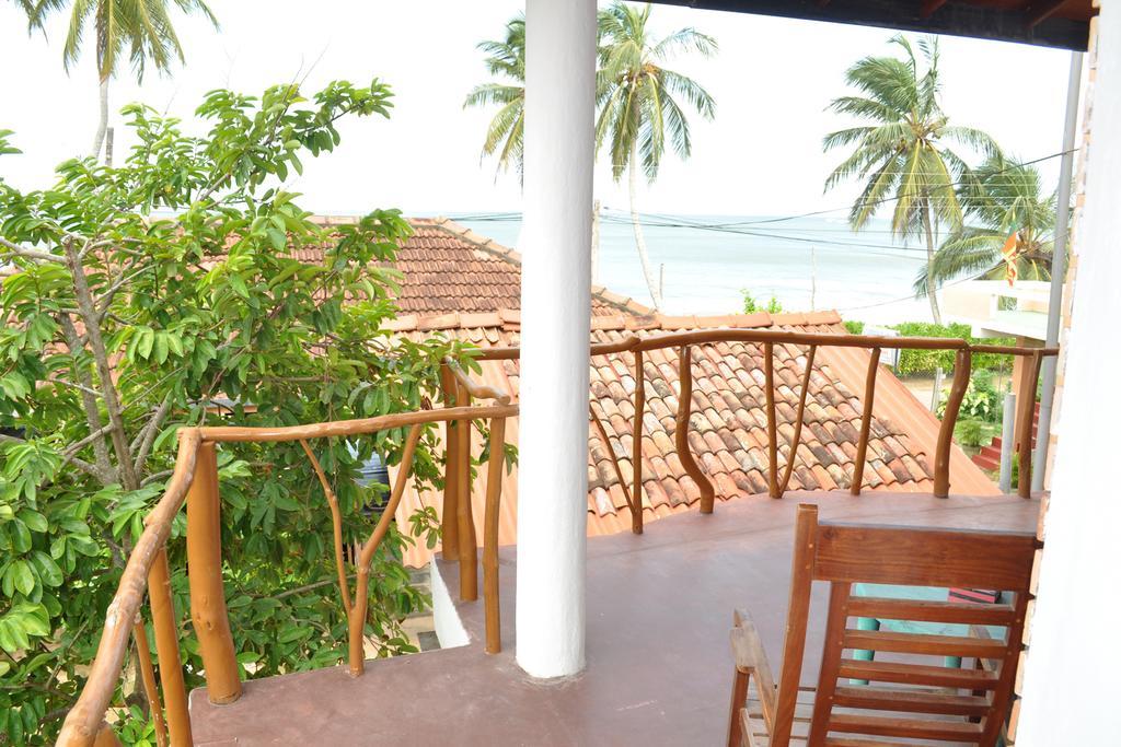 Dilena Beach Inn Тангале Стая снимка